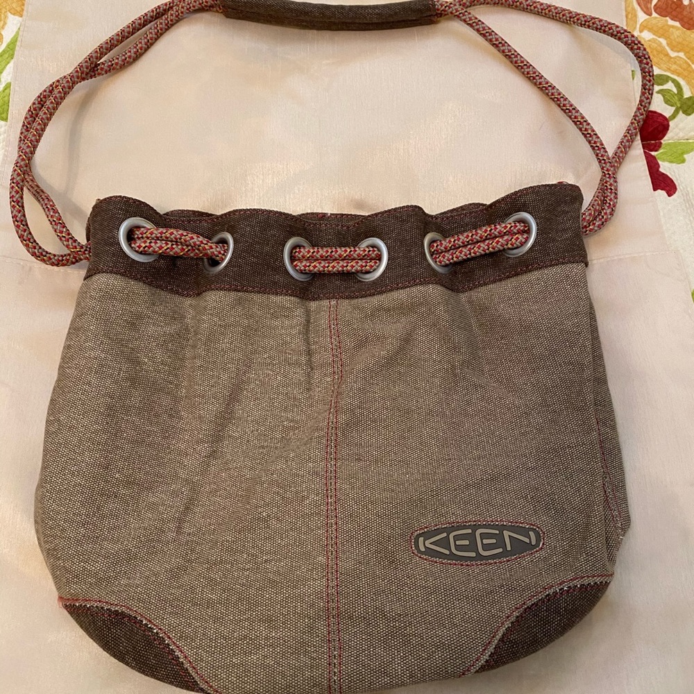 NWOT Keen Raleigh Slouch Bag